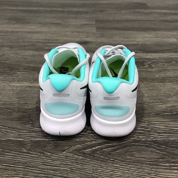 Women’s Nike Free RN 2017 (NEW!) Size 7 - Picture 3 of 4